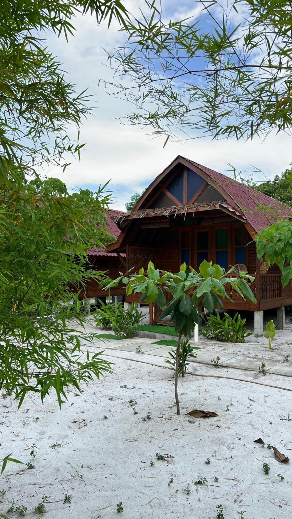 Golden Chenang Village 珍南海滩 外观 照片